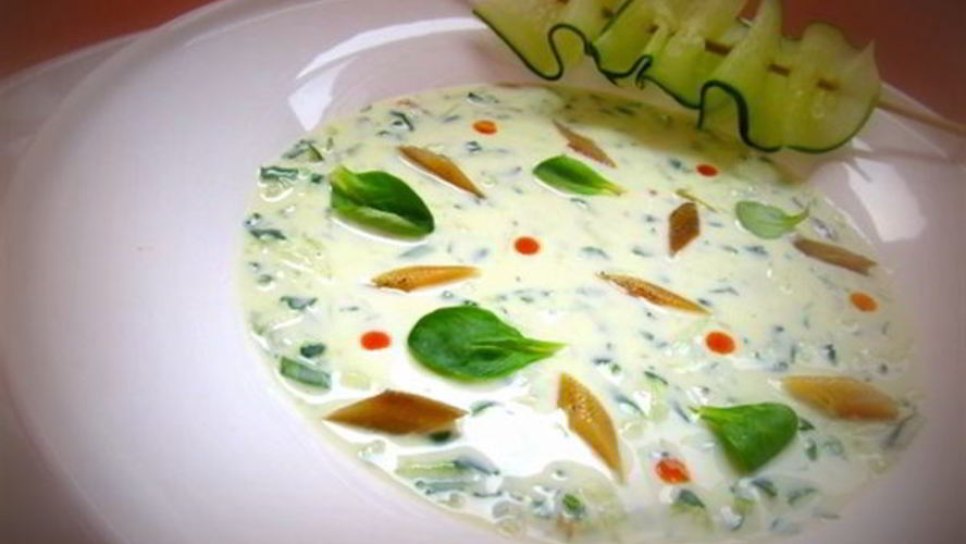Рецепт холодного супа с огурцом и копченой рыбой