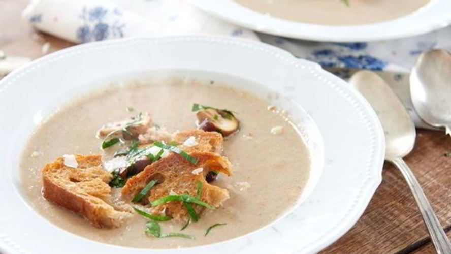 Рецепт крема-супа из шампиньонов с хрустящими гренками