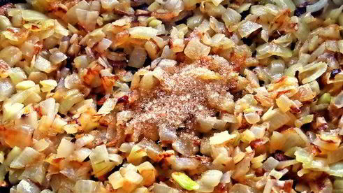 луковый суп с сырно-чесночными гренками