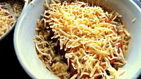 луковый суп с сырно-чесночными гренками