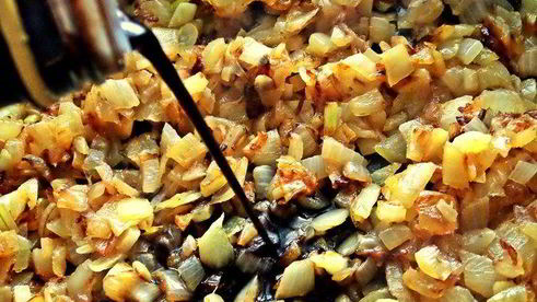 луковый суп с сырно-чесночными гренками