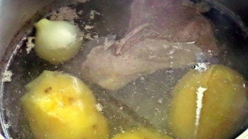 луковый суп с сырно-чесночными гренками