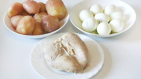 окрошка на сыворотке с куриной грудкой