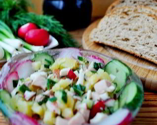 Окрошка сборная мясная в ледяной чаше