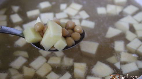 куриный суп с нутом и овощами