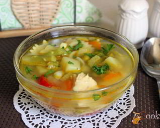 Куриный суп с овощами и фарфалле