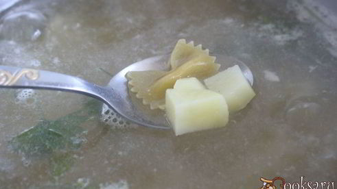 куриный суп с овощами и фарфалле