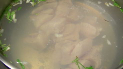 куриный суп с запеченными овощами и розмарином