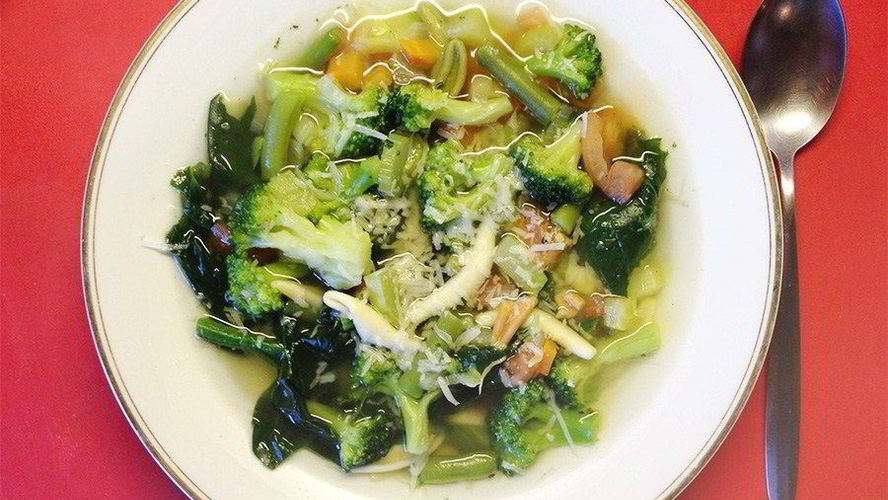 Рецепт минестроне с брокколи и шпинатом