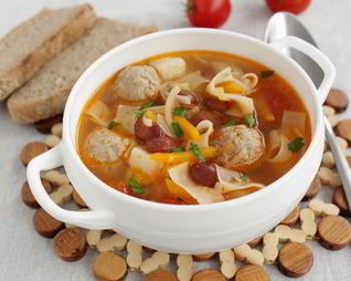 Наваристый суп с фрикадельками и овощами