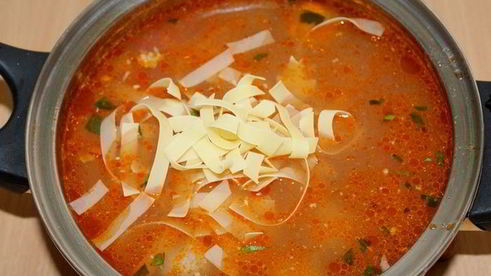 наваристый суп с фрикадельками и овощами