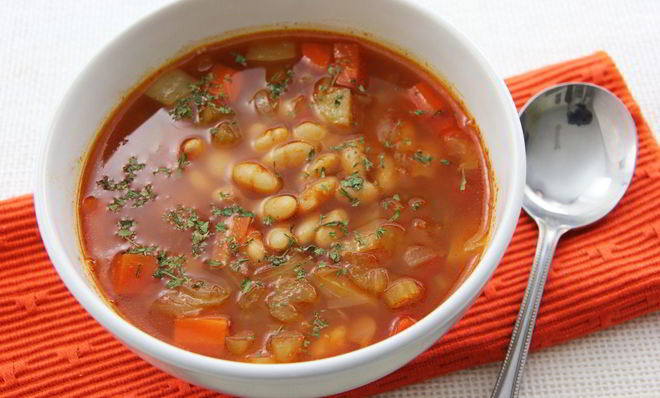 Овощной суп с фасолью