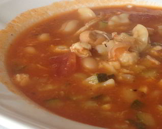 Овощной суп с консервированной фасолью