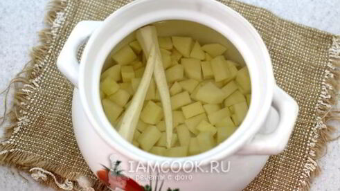 овощной суп с консервированным зеленым горошком