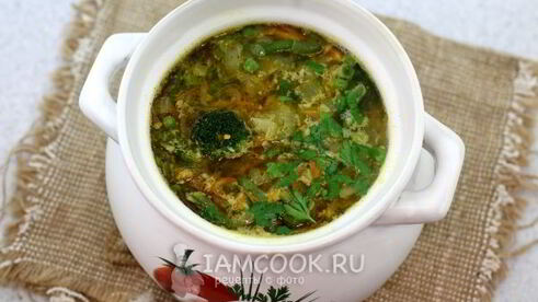 овощной суп с консервированным зеленым горошком