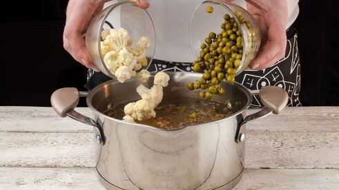 овощной суп с зеленым горошком