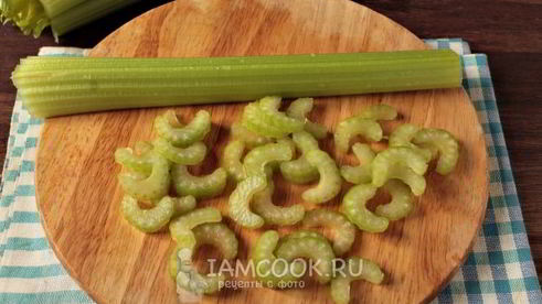 постный овощной суп с сельдереем