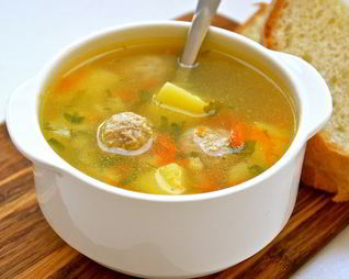 Простой картофельный суп с фрикадельками