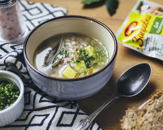 Постный рассольник с перловкой