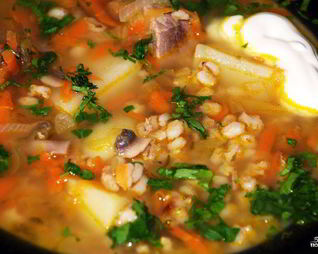 Рассольник с говядиной и перловкой