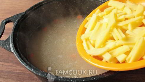 рассольник с рисом и крапивой