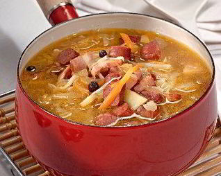 Кислые щи с копченостями