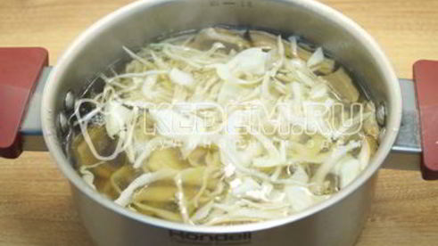 постные щи с капустой и грибами