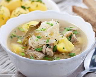 Щи из кислой капусты со свининой