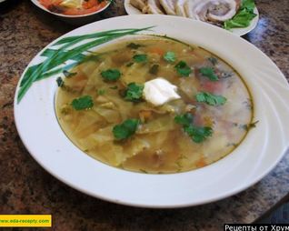 Щи из свежей капусты со свининой