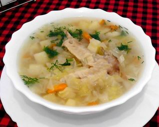 Щи на курином бульоне из капусты