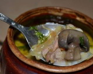 Щи по-боярски co сметаной