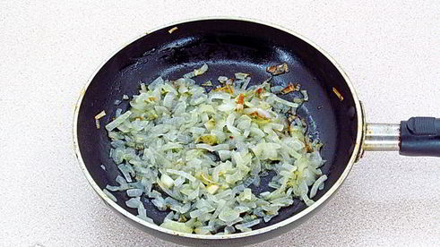 щи с рыбными консервами