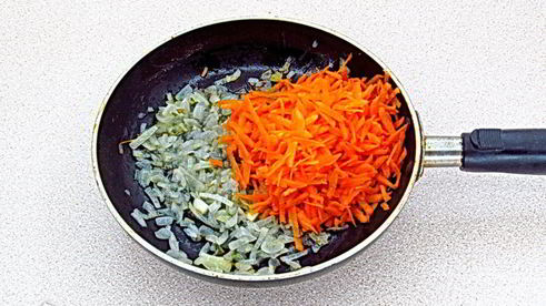 щи с рыбными консервами