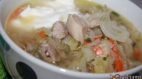 щи со свежей капустой и свиной грудинкой