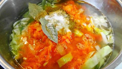 вкусные щи с курицей из свежей капусты