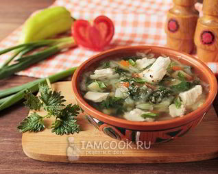 Зеленые щи с капустой и крапивой