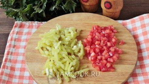 зеленые щи с капустой и крапивой