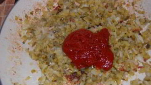 солянка с колбасой и капустой