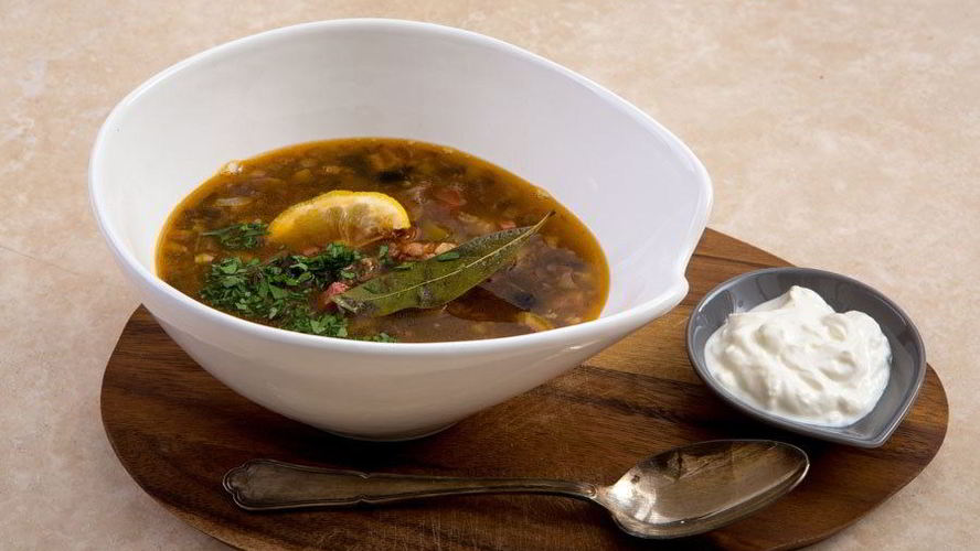 Рецепт солянки с оливками