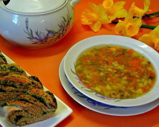 Суп грибной с весенним хлебом