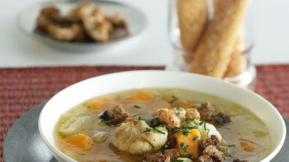 Рецепт Супа из сладкого картофеля-батата, лука-порея и цветной капусты