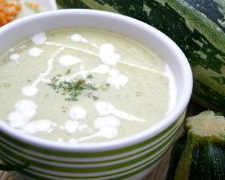 Суп из цукини с мятой и чесноком