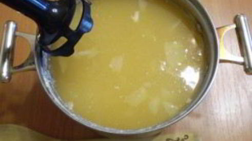 гороховый суп-пюре с гренками