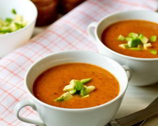 Острый суп-пюре из фасоли с авокадо