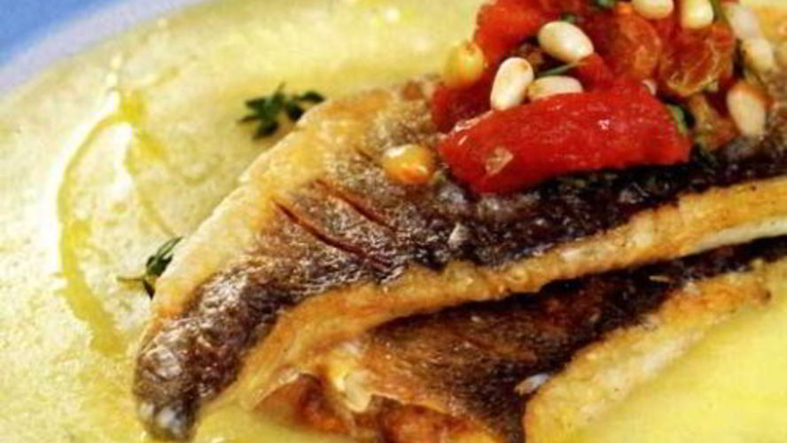 Рецепт сибаса с пряным соусом и супом-пюре