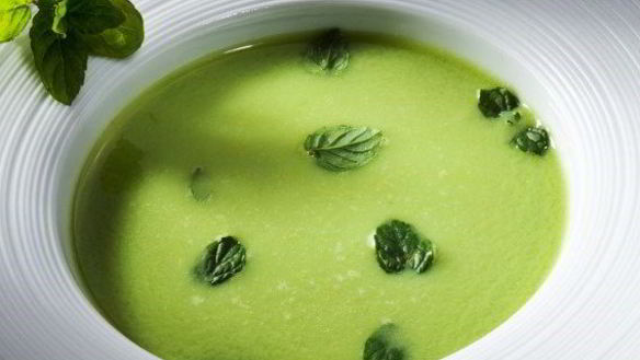 Рецепт Супа-пюре из брокколи и шпината со сливками и сыром по-итальянски