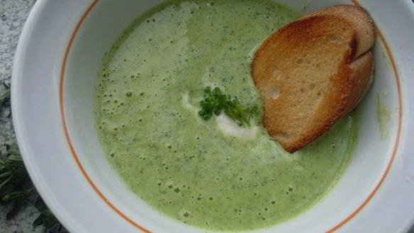 Рецепт Супа-пюре из брокколи с сырным сливочным соусом