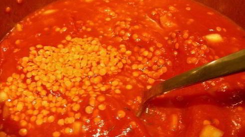суп-пюре из чечевицы и нута с помидорами