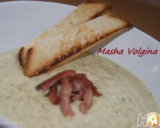 Суп-пюре из кабачка с копченостями Нежный