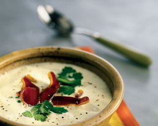 Суп-пюре из топинамбура с копченой утиной грудкой